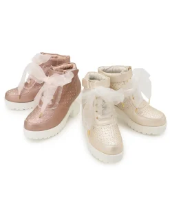 LIZ LISA Heart Cut-Out Sneakers