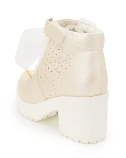 LIZ LISA Heart Cut-Out Sneakers