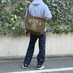 Made in Abyss: The Golden City of the Scorching Sun Nanachi Newspaper Bag Moss