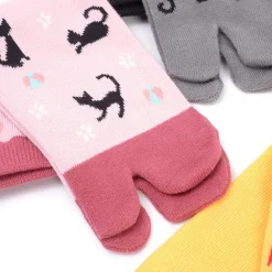 Nagomi Modern Japanese Cat Tabi Socks