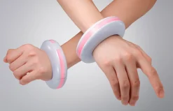Proplica Shy Heart-shift bracelets