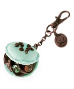 Q-pot. Mint Chocolate Petit Macaron Bag Charm