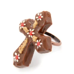 Q-pot. Parlor Cross Chocolat Ring