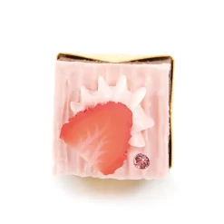 Q-pot. Strawberry Chocolate Petit Cake Ring