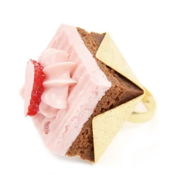 Q-pot. Strawberry Chocolate Petit Cake Ring