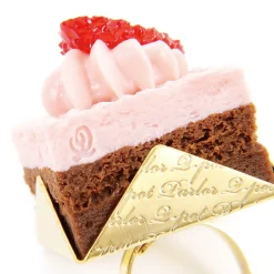 Q-pot. Strawberry Chocolate Petit Cake Ring