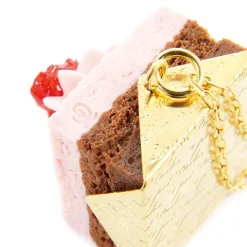 Q-pot. Strawberry Chocolate Petit Cake Necklace