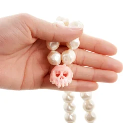Q-pot. The Skull Fell in Love Pearl Necklace