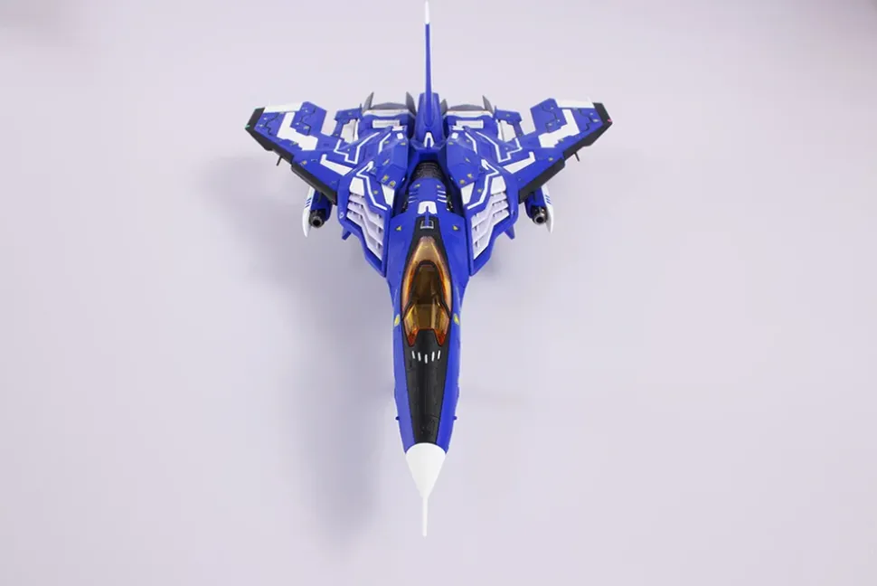 Raiden V Director's Cut FT-00004A Azuma: 2P Color Ver. 1/100 Scale Plastic Model Kit