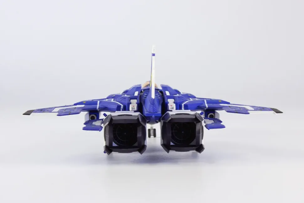 Raiden V Director's Cut FT-00004A Azuma: 2P Color Ver. 1/100 Scale Plastic Model Kit